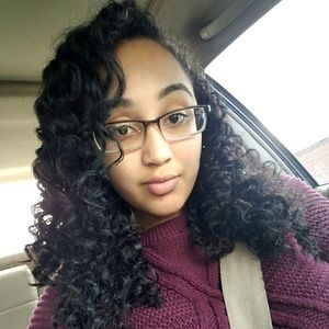 Meet your Posher, Nicole